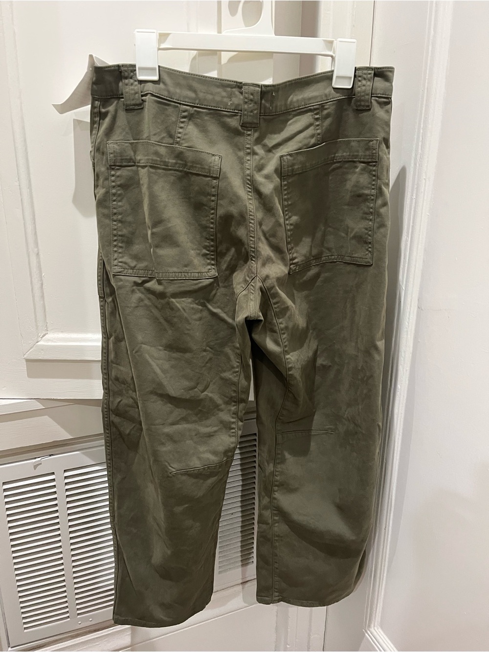 NWT Madewell darted barrel leg utility pant in faded ivy green - Picture 3 of 8
